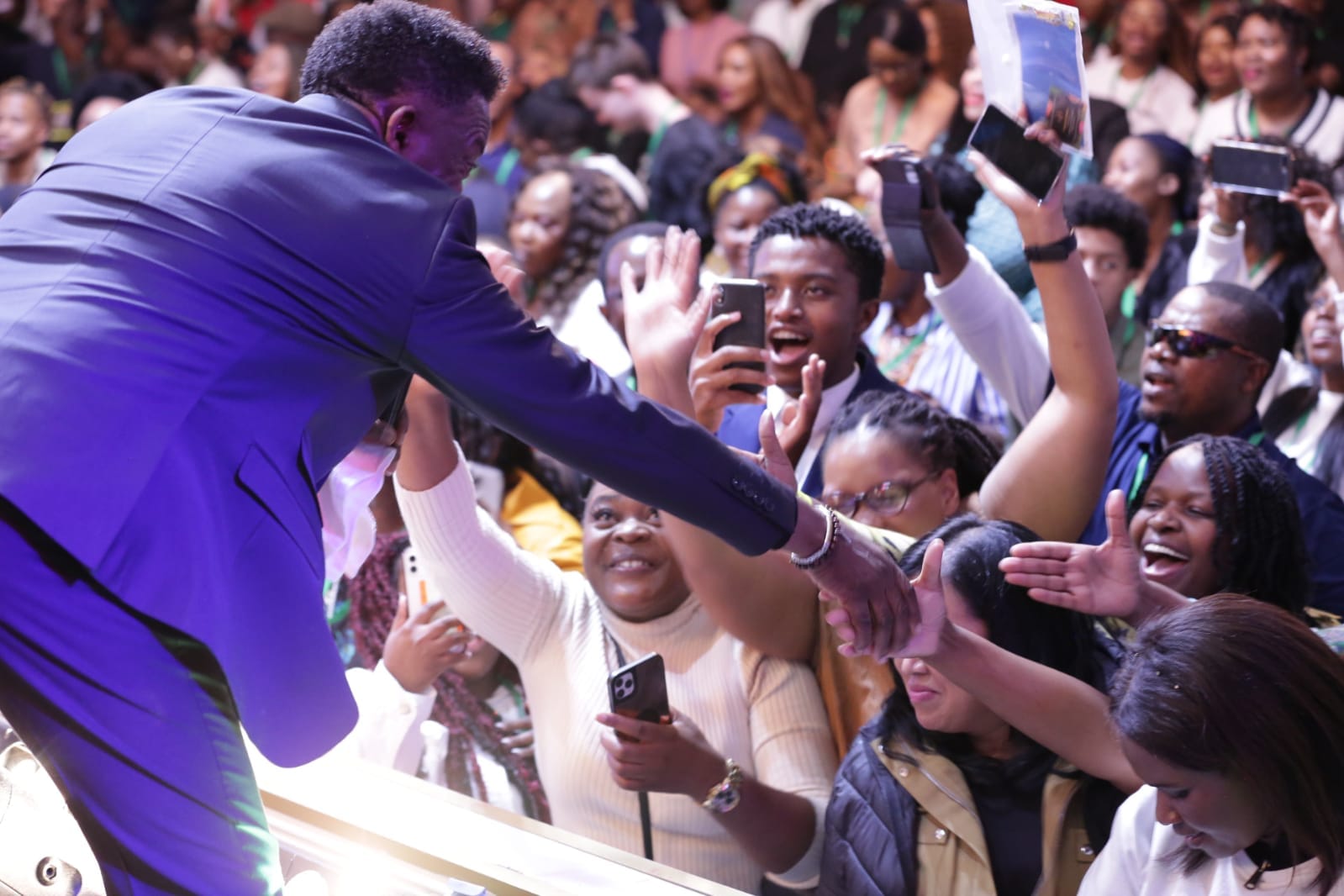 Benjamin Dube performs, Benjamin Dube performs at Bow Down and Worship Gospel Concert