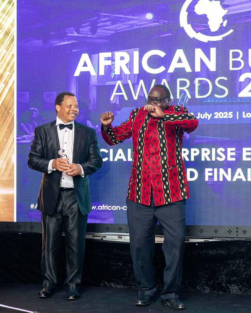 , IN PICTURES: Diaspora Insurance wins Financial Services Excellence Award at London gala dinner