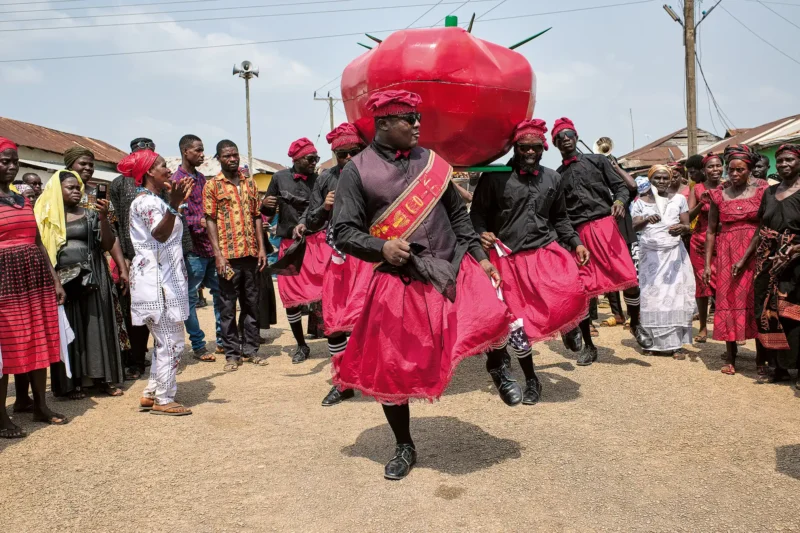 , IN PICTURES: Fish, teapots and a pineapple! Ghana’s most stylish coffins