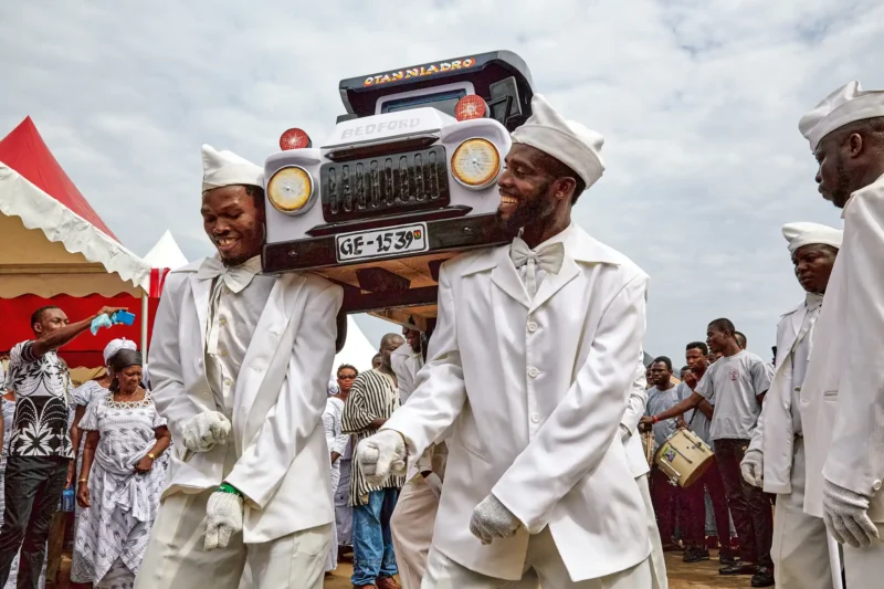 , IN PICTURES: Fish, teapots and a pineapple! Ghana’s most stylish coffins