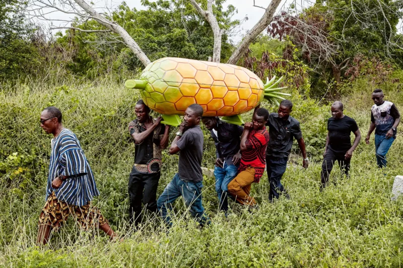 , IN PICTURES: Fish, teapots and a pineapple! Ghana’s most stylish coffins